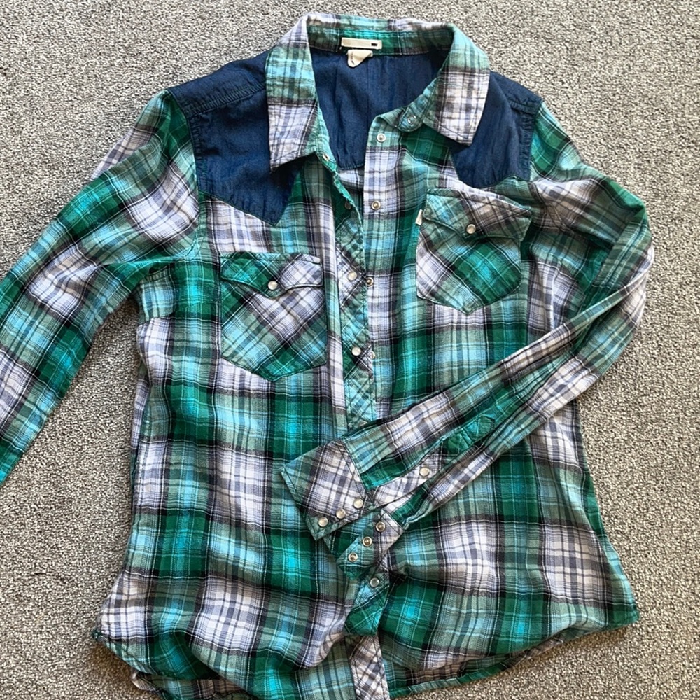 Levi’s ladies snap button